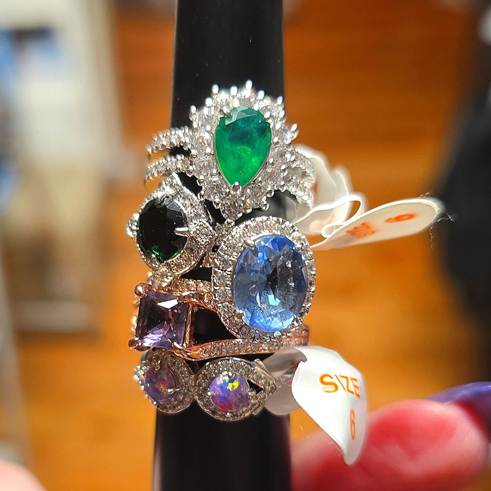 Size 6 Bomb Party group of 6 rings, new with size tags. Five size 6, 1 size 7.